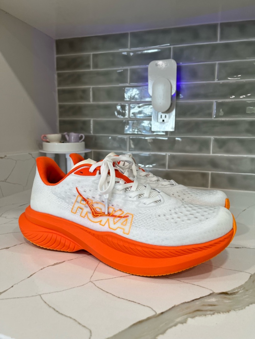 Hoka Mach 6 Running Shoes. Men’s Size 10D Color White Orange